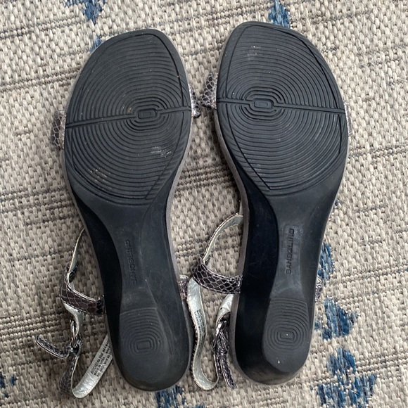 Sandals - Picture 3 of 4